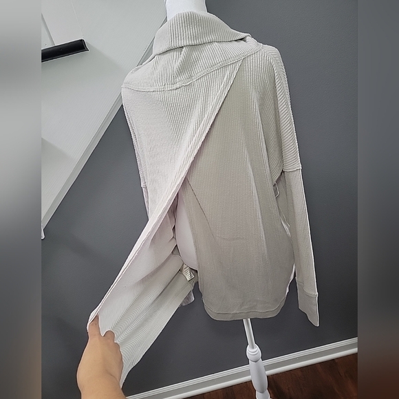 We the Free Juicy Cowl Neck Open Back Top Long Sleeve XSmall Oversized Soft - Picture 5 of 7